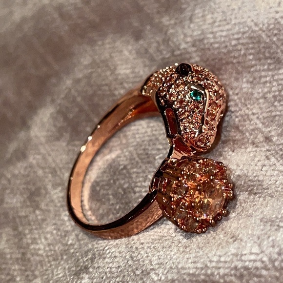 Leopard Rose Gold Spinner Ring Size 9 NWOTS - Picture 2 of 9